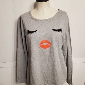 🦨lashes and lips graphic tshirt top grey Large
